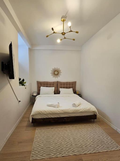 Heart Of City Center 4Br 2Bath 10 Pers ブカレスト エクステリア 写真