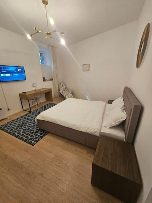 Heart Of City Center 4Br 2Bath 10 Pers ブカレスト エクステリア 写真